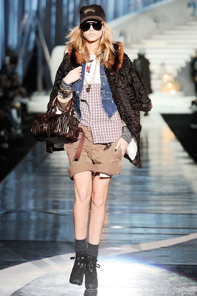 Look 8